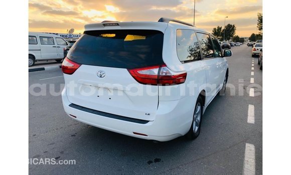 Buy Import Toyota Sienna White Car in Import - Dubai in Adrar Buy Import Toyota Sienna White Car in Import - Dubai in Adrar