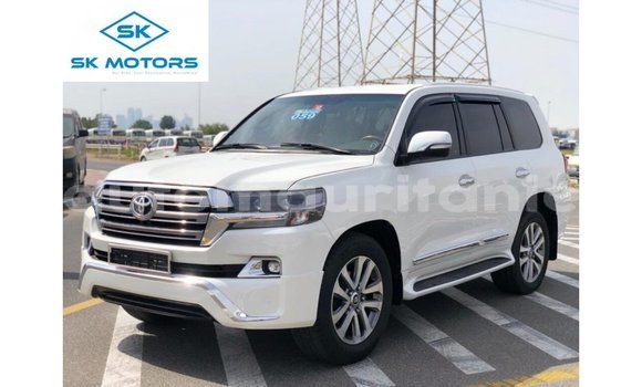 Buy Import Toyota Land Cruiser White Car in Import - Dubai in Adrar Buy Import Toyota Land Cruiser White Car in Import - Dubai in Adrar