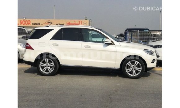Acheter Import Voiture Mercedes-Benz 190 Blanc à Import - Dubai, Adrar Acheter Import Voiture Mercedes-Benz 190 Blanc à Import - Dubai, Adrar