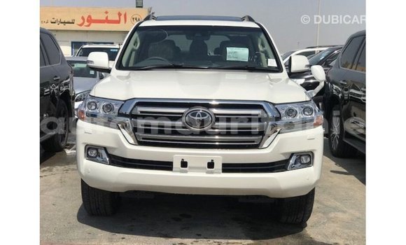 Acheter Import Voiture Toyota Land Cruiser Blanc à Import - Dubai, Adrar Acheter Import Voiture Toyota Land Cruiser Blanc à Import - Dubai, Adrar