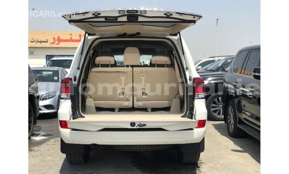 Acheter Import Voiture Toyota Land Cruiser Blanc à Import - Dubai, Adrar Acheter Import Voiture Toyota Land Cruiser Blanc à Import - Dubai, Adrar
