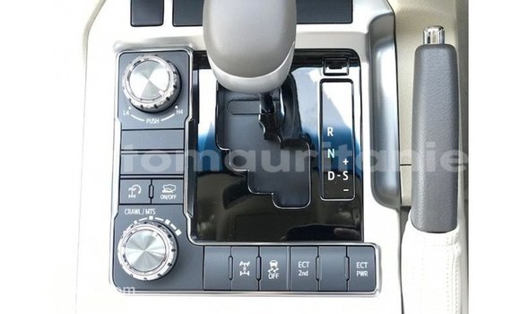 Acheter Import Voiture Toyota Land Cruiser Blanc à Import - Dubai, Adrar Acheter Import Voiture Toyota Land Cruiser Blanc à Import - Dubai, Adrar