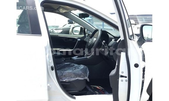 Buy Import Toyota HiAce White Truck in Import - Dubai in Adrar Buy Import Toyota HiAce White Truck in Import - Dubai in Adrar