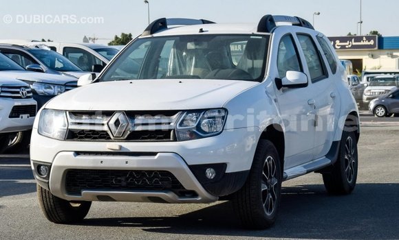 Acheter Import Voiture Renault Duster Blanc à Import - Dubai, Adrar Acheter Import Voiture Renault Duster Blanc à Import - Dubai, Adrar