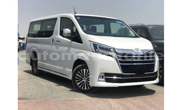 Buy Import Toyota Granvia White Car in Import - Dubai in Adrar