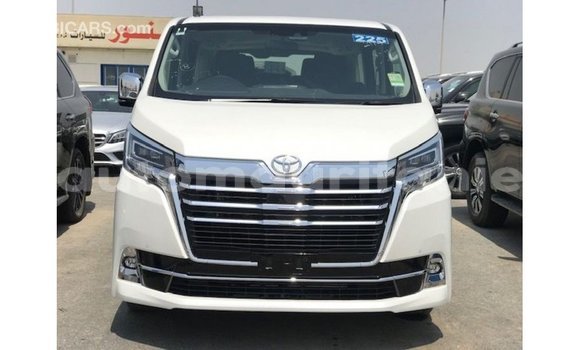 Acheter Import Voiture Toyota Granvia Blanc à Import - Dubai, Adrar Acheter Import Voiture Toyota Granvia Blanc à Import - Dubai, Adrar