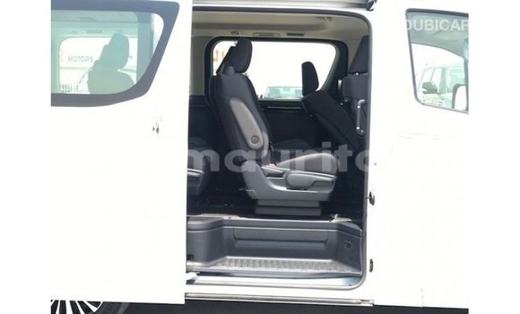 Acheter Import Voiture Toyota Granvia Blanc à Import - Dubai, Adrar Acheter Import Voiture Toyota Granvia Blanc à Import - Dubai, Adrar