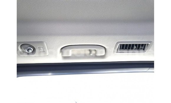 Acheter Import Voiture Toyota Granvia Blanc à Import - Dubai, Adrar Acheter Import Voiture Toyota Granvia Blanc à Import - Dubai, Adrar