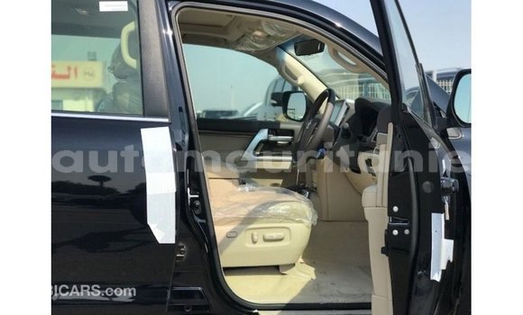 Acheter Import Voiture Toyota Land Cruiser Noir à Import - Dubai, Adrar Acheter Import Voiture Toyota Land Cruiser Noir à Import - Dubai, Adrar