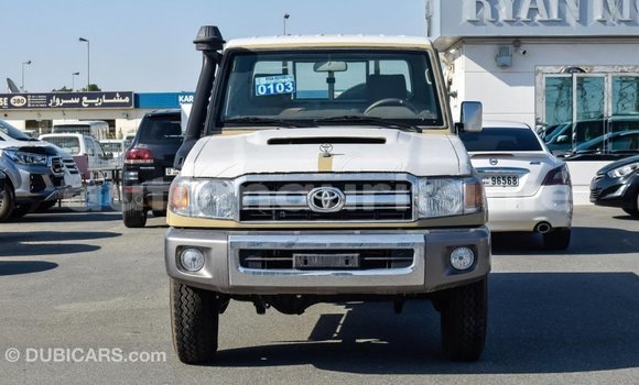 Acheter Import Voiture Toyota Land Cruiser Beige à Import - Dubai, Adrar Acheter Import Voiture Toyota Land Cruiser Beige à Import - Dubai, Adrar