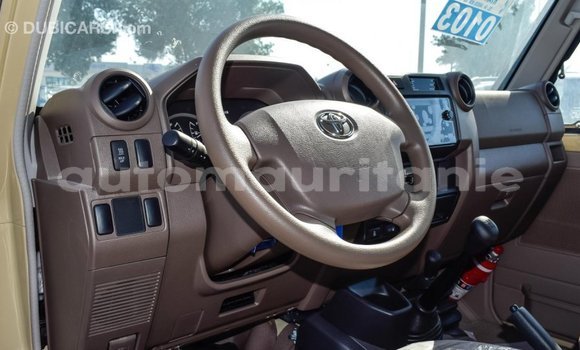 Acheter Import Voiture Toyota Land Cruiser Beige à Import - Dubai, Adrar Acheter Import Voiture Toyota Land Cruiser Beige à Import - Dubai, Adrar