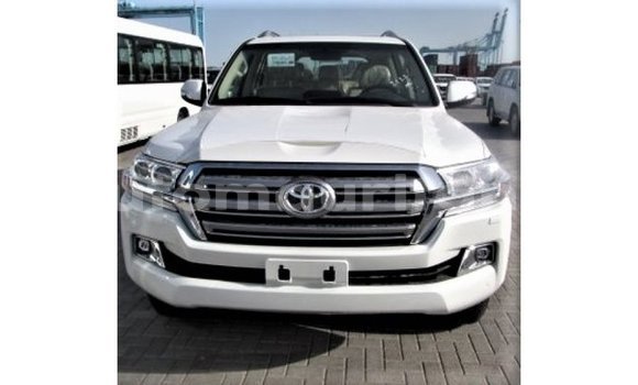 Buy Import Toyota Land Cruiser White Car in Import - Dubai in Adrar Buy Import Toyota Land Cruiser White Car in Import - Dubai in Adrar