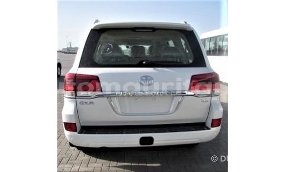 Buy Import Toyota Land Cruiser White Car in Import - Dubai in Adrar Buy Import Toyota Land Cruiser White Car in Import - Dubai in Adrar