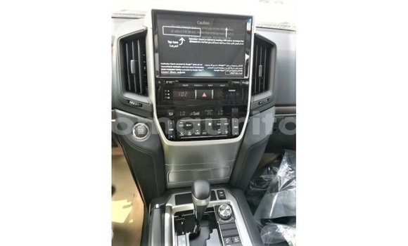 Buy Import Toyota Land Cruiser White Car in Import - Dubai in Adrar Buy Import Toyota Land Cruiser White Car in Import - Dubai in Adrar