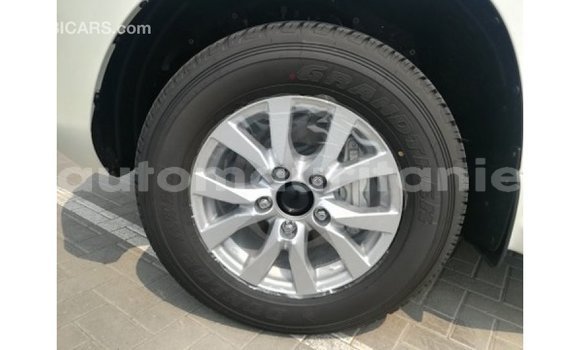 Buy Import Toyota Land Cruiser White Car in Import - Dubai in Adrar Buy Import Toyota Land Cruiser White Car in Import - Dubai in Adrar