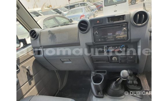 Acheter Import Voiture Toyota Land Cruiser Blanc à Import - Dubai, Adrar Acheter Import Voiture Toyota Land Cruiser Blanc à Import - Dubai, Adrar