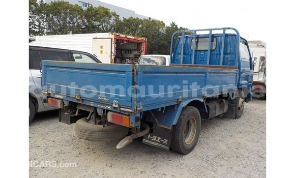 Acheter Import Utilitaire Toyota Dyna Bleu à Import - Dubai, Adrar Acheter Import Utilitaire Toyota Dyna Bleu à Import - Dubai, Adrar