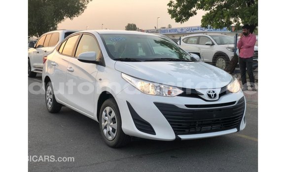 Buy Import Toyota DA White Truck in Import - Dubai in Adrar Buy Import Toyota DA White Truck in Import - Dubai in Adrar