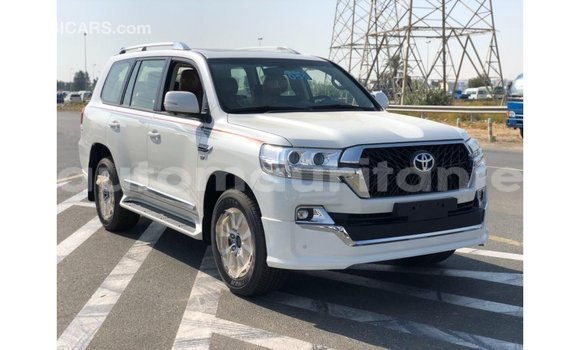 Buy Import Toyota Land Cruiser White Car in Import - Dubai in Adrar Buy Import Toyota Land Cruiser White Car in Import - Dubai in Adrar