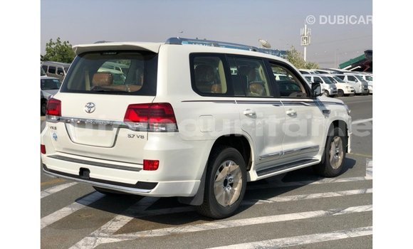 Buy Import Toyota Land Cruiser White Car in Import - Dubai in Adrar Buy Import Toyota Land Cruiser White Car in Import - Dubai in Adrar