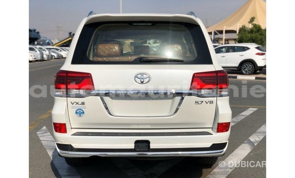 Buy Import Toyota Land Cruiser White Car in Import - Dubai in Adrar Buy Import Toyota Land Cruiser White Car in Import - Dubai in Adrar