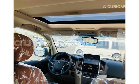 Buy Import Toyota Land Cruiser White Car in Import - Dubai in Adrar Buy Import Toyota Land Cruiser White Car in Import - Dubai in Adrar