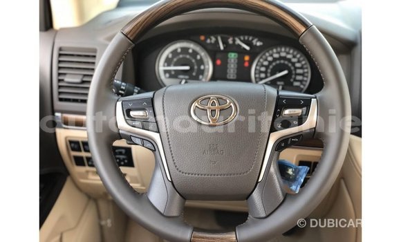 Buy Import Toyota Land Cruiser White Car in Import - Dubai in Adrar Buy Import Toyota Land Cruiser White Car in Import - Dubai in Adrar