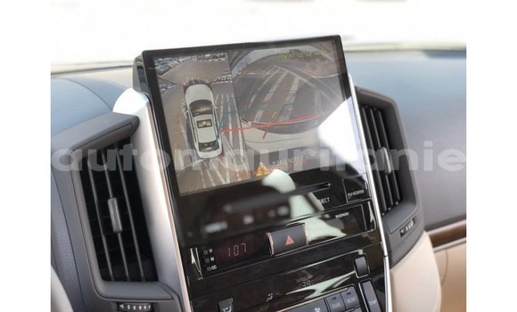 Buy Import Toyota Land Cruiser White Car in Import - Dubai in Adrar Buy Import Toyota Land Cruiser White Car in Import - Dubai in Adrar