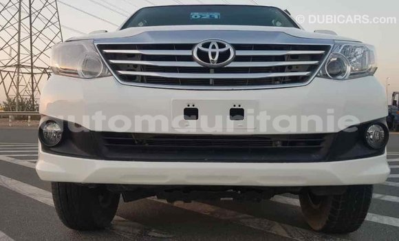 Acheter Import Voiture Toyota Fortuner Blanc à Import - Dubai, Adrar Acheter Import Voiture Toyota Fortuner Blanc à Import - Dubai, Adrar