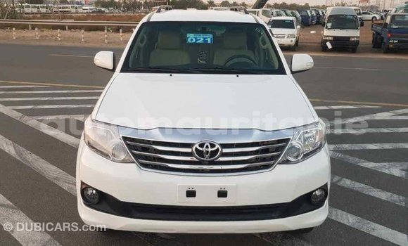 Acheter Import Voiture Toyota Fortuner Blanc à Import - Dubai, Adrar Acheter Import Voiture Toyota Fortuner Blanc à Import - Dubai, Adrar