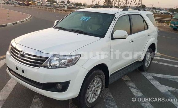 Acheter Import Voiture Toyota Fortuner Blanc à Import - Dubai, Adrar Acheter Import Voiture Toyota Fortuner Blanc à Import - Dubai, Adrar