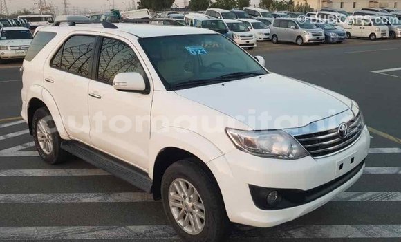Acheter Import Voiture Toyota Fortuner Blanc à Import - Dubai, Adrar Acheter Import Voiture Toyota Fortuner Blanc à Import - Dubai, Adrar