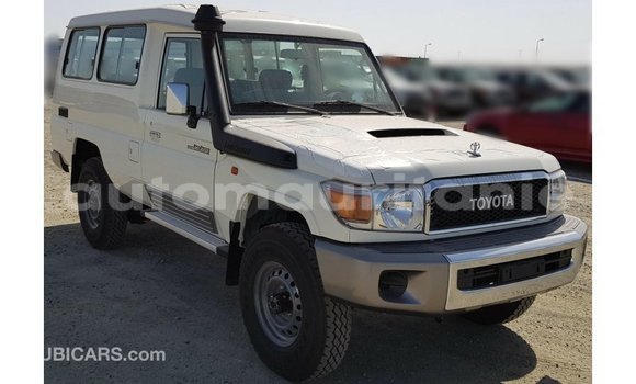 Buy Import Toyota Land Cruiser White Car in Import - Dubai in Adrar Buy Import Toyota Land Cruiser White Car in Import - Dubai in Adrar