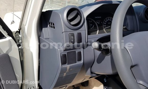 Buy Import Toyota Land Cruiser White Car in Import - Dubai in Adrar Buy Import Toyota Land Cruiser White Car in Import - Dubai in Adrar