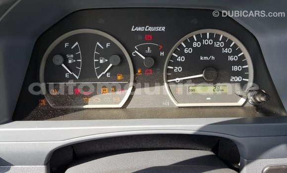 Buy Import Toyota Land Cruiser White Car in Import - Dubai in Adrar Buy Import Toyota Land Cruiser White Car in Import - Dubai in Adrar