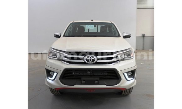 Buy Import Toyota Hilux White Car in Import - Dubai in Adrar