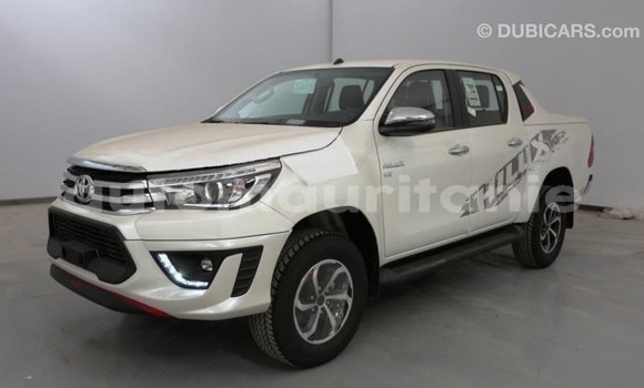Buy Import Toyota Hilux White Car in Import - Dubai in Adrar Buy Import Toyota Hilux White Car in Import - Dubai in Adrar