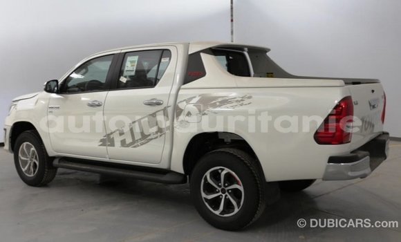 Buy Import Toyota Hilux White Car in Import - Dubai in Adrar Buy Import Toyota Hilux White Car in Import - Dubai in Adrar