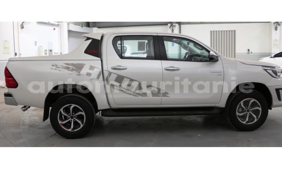 Buy Import Toyota Hilux White Car in Import - Dubai in Adrar Buy Import Toyota Hilux White Car in Import - Dubai in Adrar
