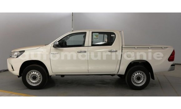 Buy Import Toyota Hilux White Car in Import - Dubai in Adrar Buy Import Toyota Hilux White Car in Import - Dubai in Adrar