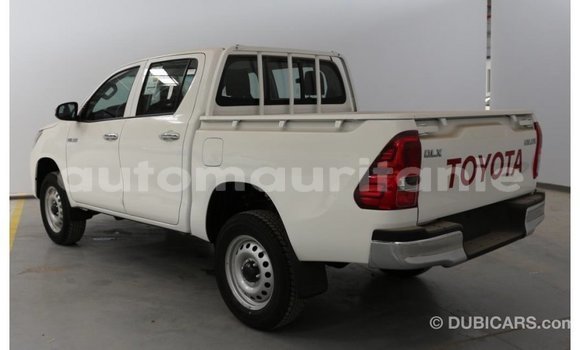 Buy Import Toyota Hilux White Car in Import - Dubai in Adrar Buy Import Toyota Hilux White Car in Import - Dubai in Adrar