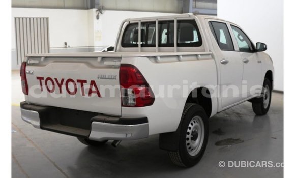 Buy Import Toyota Hilux White Car in Import - Dubai in Adrar Buy Import Toyota Hilux White Car in Import - Dubai in Adrar