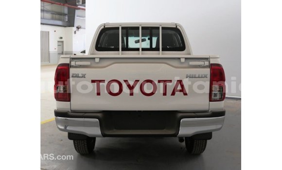 Buy Import Toyota Hilux White Car in Import - Dubai in Adrar Buy Import Toyota Hilux White Car in Import - Dubai in Adrar