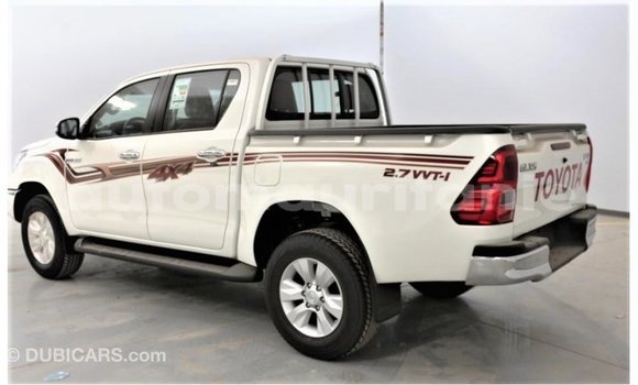 Buy Import Toyota Hilux White Car in Import - Dubai in Adrar Buy Import Toyota Hilux White Car in Import - Dubai in Adrar
