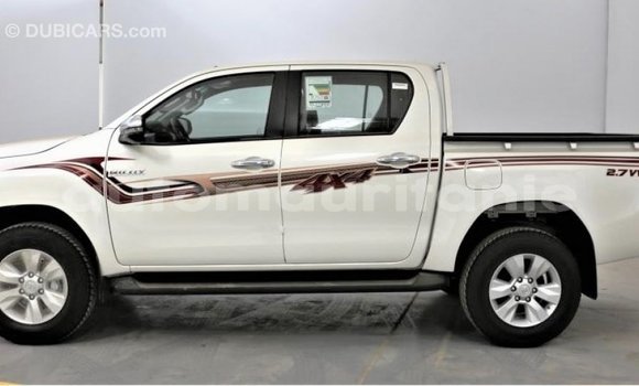 Buy Import Toyota Hilux White Car in Import - Dubai in Adrar Buy Import Toyota Hilux White Car in Import - Dubai in Adrar