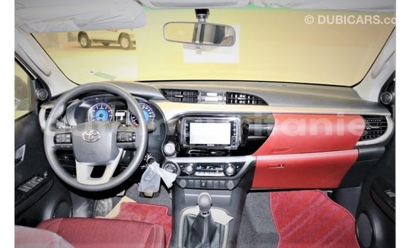 Buy Import Toyota Hilux White Car in Import - Dubai in Adrar Buy Import Toyota Hilux White Car in Import - Dubai in Adrar