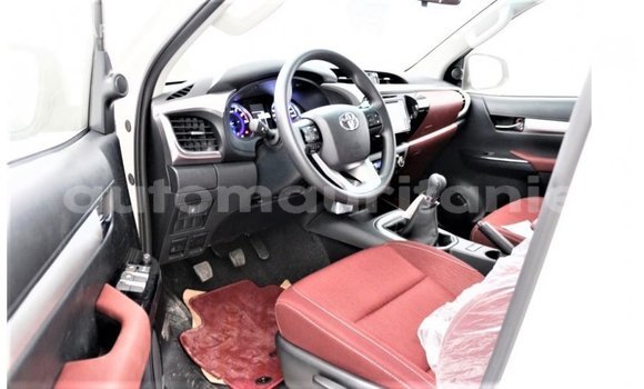 Buy Import Toyota Hilux White Car in Import - Dubai in Adrar Buy Import Toyota Hilux White Car in Import - Dubai in Adrar