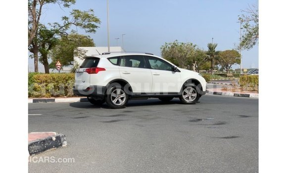 Acheter Import Utilitaire Toyota HiAce Blanc à Import - Dubai, Adrar Acheter Import Utilitaire Toyota HiAce Blanc à Import - Dubai, Adrar