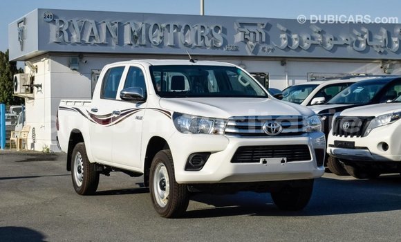 Acheter Import Voiture Toyota Hilux Blanc à Import - Dubai, Adrar Acheter Import Voiture Toyota Hilux Blanc à Import - Dubai, Adrar