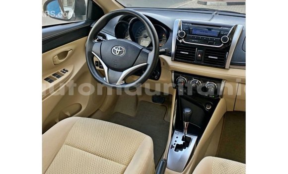Acheter Import Voiture Toyota Yaris Blanc à Import - Dubai, Adrar Acheter Import Voiture Toyota Yaris Blanc à Import - Dubai, Adrar